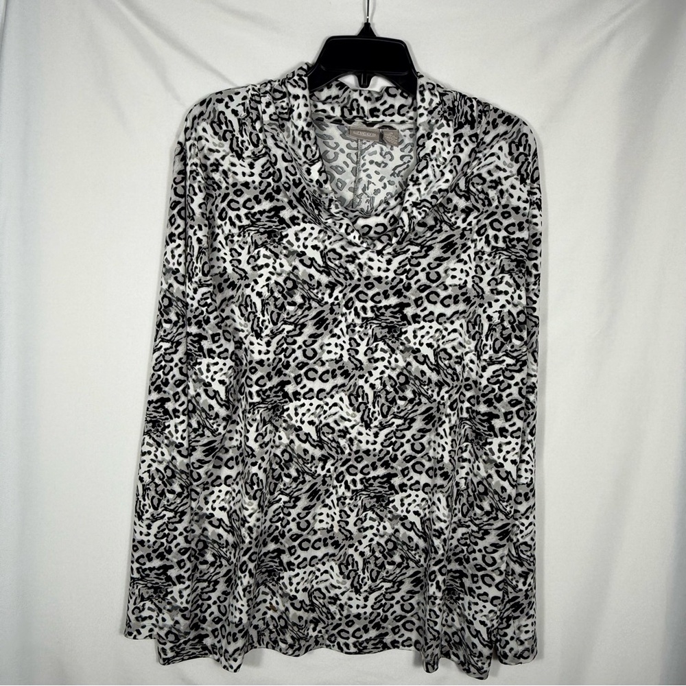 Chico’s Women’s Long Sleeve Cowl Neck Leopard Print Top.  Chico’s Size 3.  NWOT.